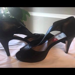 Black peep toe-like new